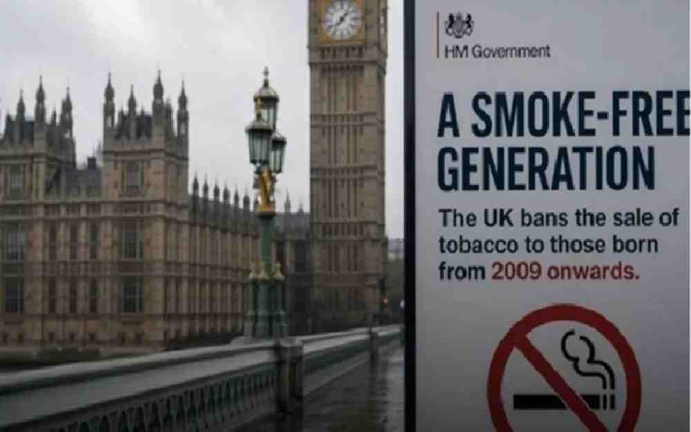 بريطانيا تقترب من حظر التدخين