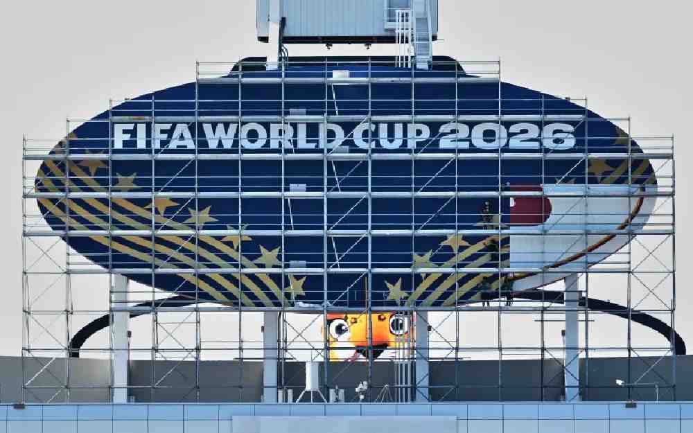 من يحكم كأس العالم