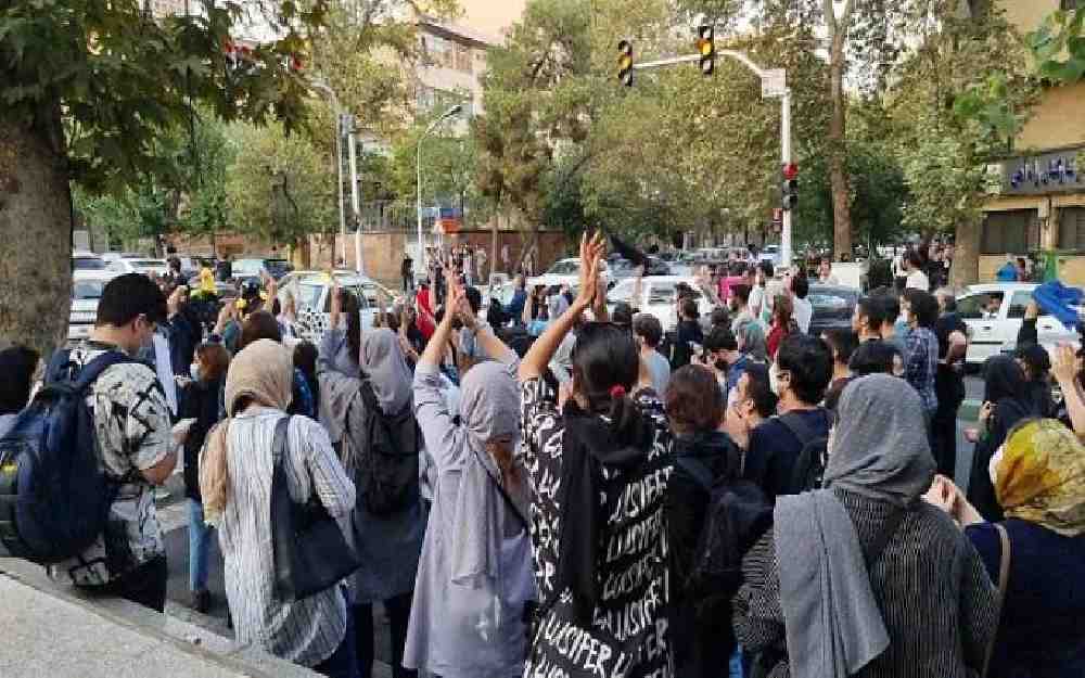 تجمّعات في مدن إيرانية