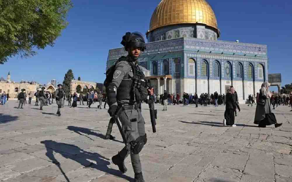 انتهاكات الاحتلال ضد أهالي القدس