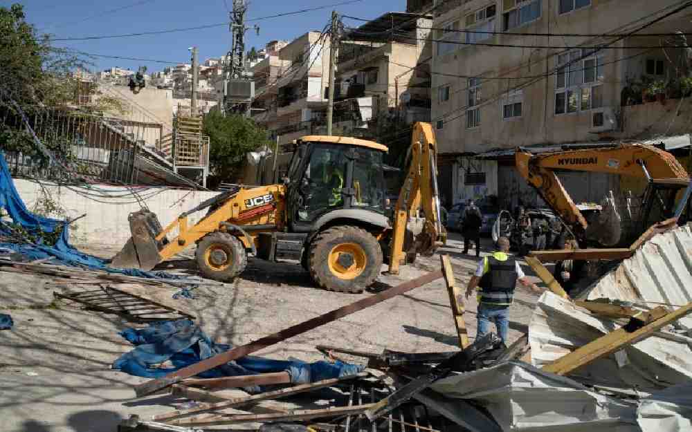 اعتقالات واقتحامات في الضفة