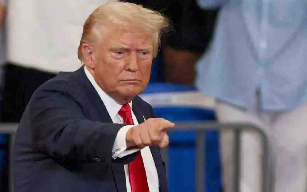 ترامب يهدد إيران